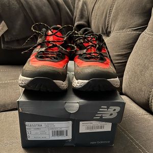 NEW BALANCE SNEAKS